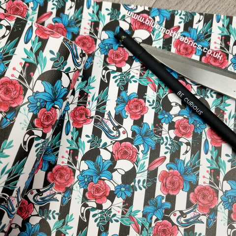 Floral Sandworm Faux leather / vinyl fabric. 39x66cm roll - BlueMothFabrics