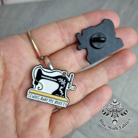 Sewing machine Enamel Pin Badge