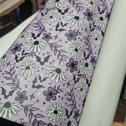 Floral bats Lilac Faux leather / vinyl fabric. 39x66cm roll