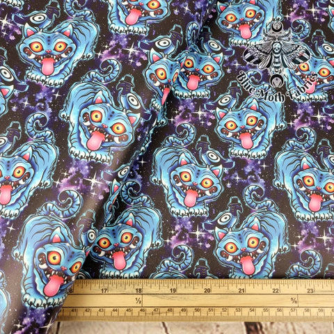 Derpy tiger Faux leather / vinyl fabric. 39x66cm roll