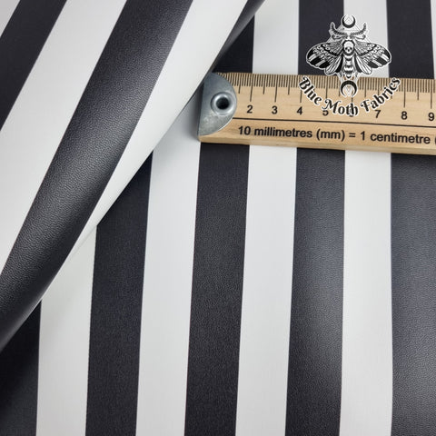 Stripes Faux leather / vinyl fabric. 39x66cm roll